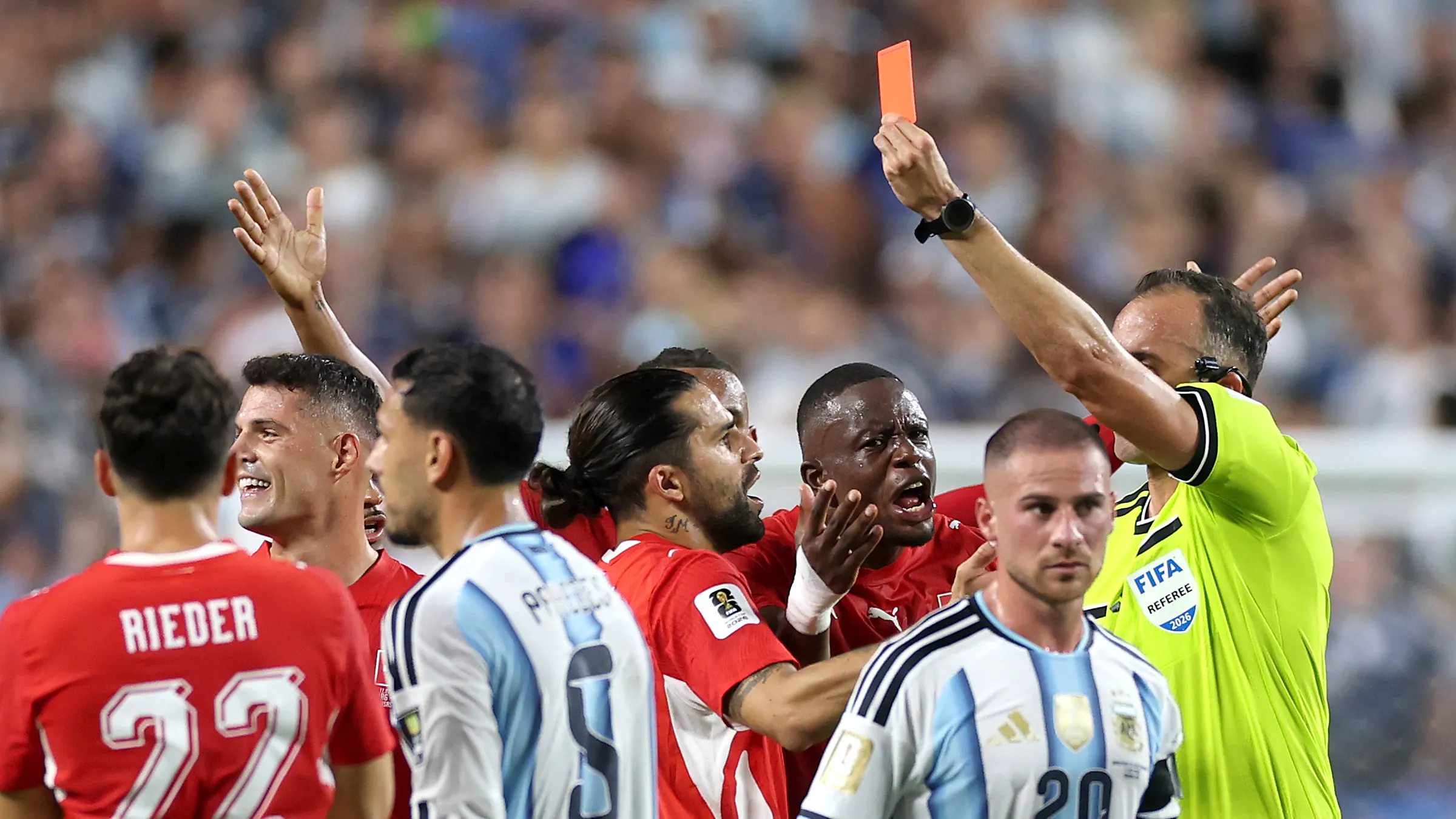 FIFA回应恩博洛红牌争议:判罚正确,IFAB通告被误读