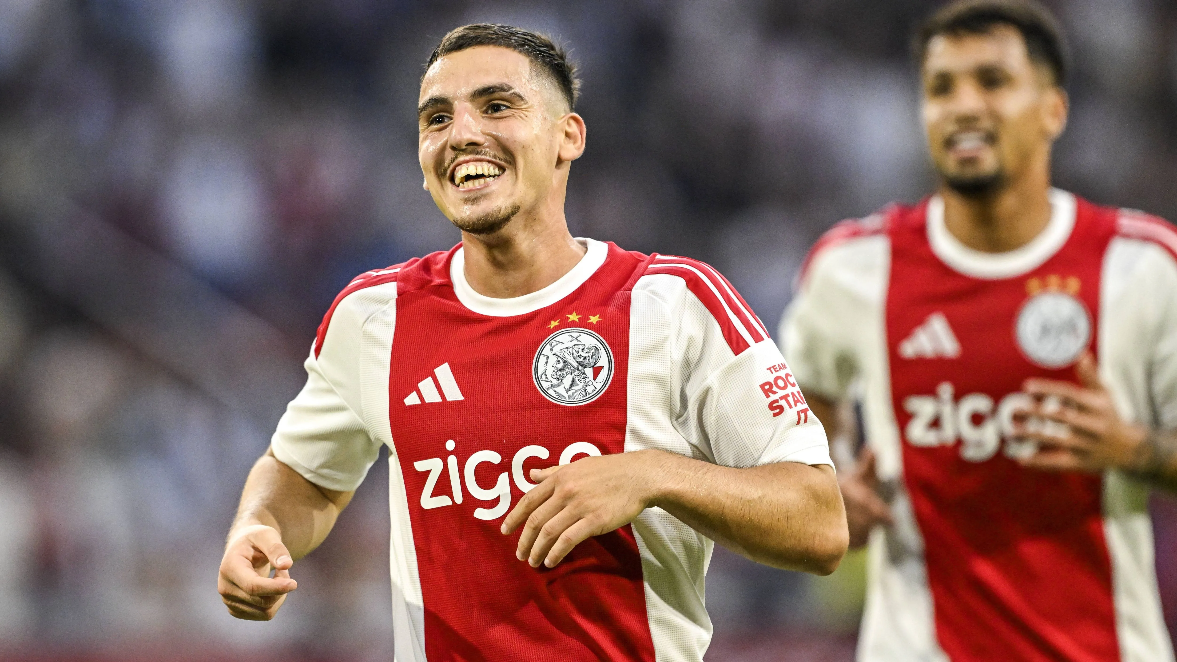 完美帽子戏法!格卢赫闪耀欧协联,阿贾克斯4-1双杀沃伊沃迪纳晋级