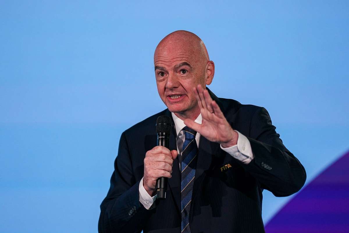 FIFA放弃出售世界杯转播权计划，欧足联威胁抵制后紧急叫停