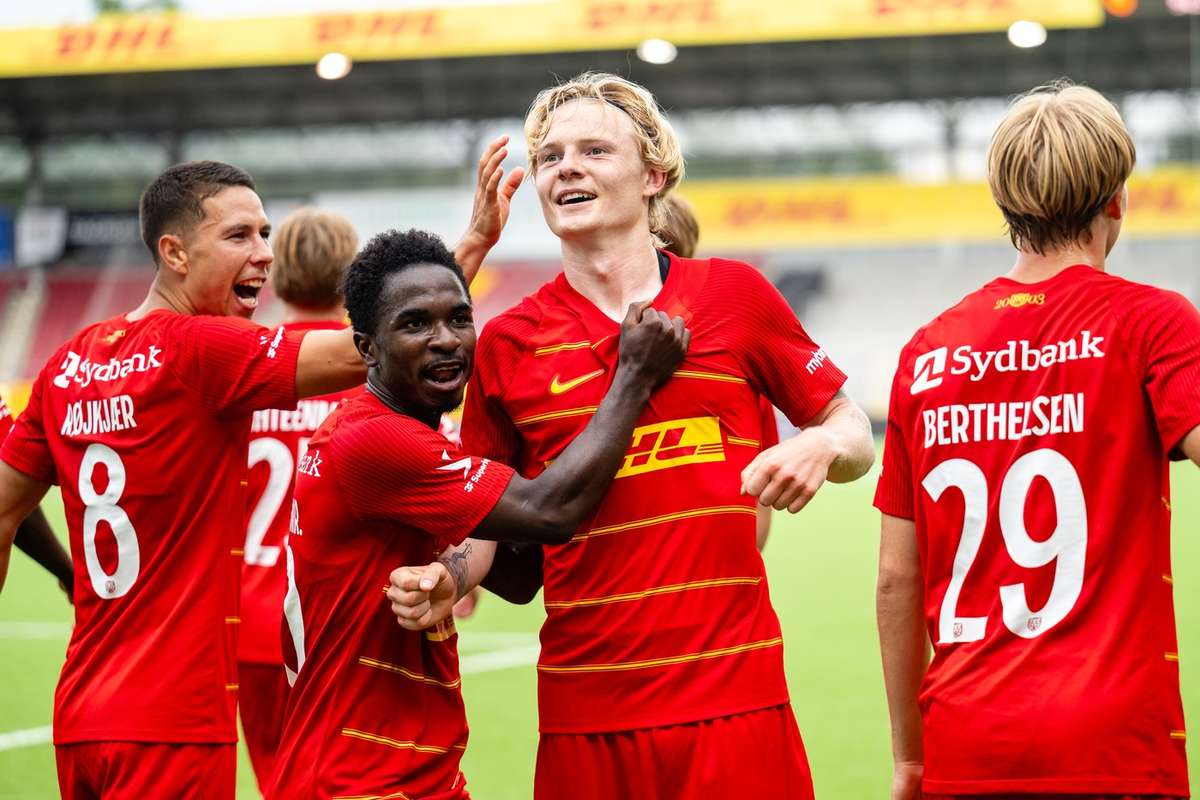 维尔姆·贝特尔森世界波,北西兰客场2-0完胜瓦卢尔占先机