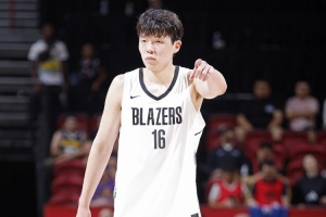 媒体人:杨瀚森证明了他值得被信任 比卢普斯真给机会 也很给面子