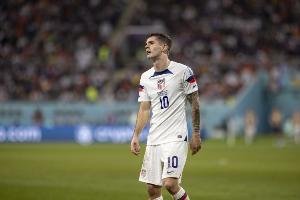 美国友谊赛2-1澳大利亚,普利西奇被凶狠放倒后受伤离场伤情未知