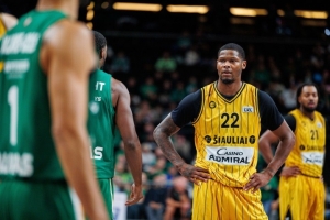 雷迪什:NBA生意的一面很残酷 拖家带口随时可能被交易