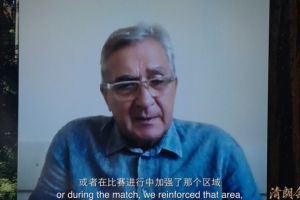 伊万:我们讨论过是双后腰还是单后腰,在一些比赛中使用了双后腰