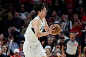 媒体人:世界就是这么残酷 开拓者已很好 杨瀚森迈出第一步就挺好