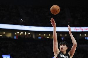 徐静雨:4分钟2帽有难度 照这样杨瀚森更大机会就在十几场比赛后