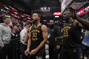 皮尔斯:库里再打个3年左右该退役了 到时勇士王朝就结束了