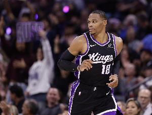 阿泰:威少值得尊重 值得体面收尾 把他印在NBA的Logo上都不为过