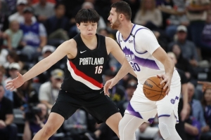 媒体人:NBA不相信眼泪只相信苦练变大的肌肉块 杨瀚森抓住机会