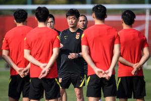 媒体人:据说李霄鹏也进入国足选帅候选 我判断于根伟排序至少前2