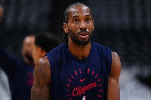 弗兰克：除脚踝扭伤外小卡足部也有一处严重扭伤 一天治疗2-3次