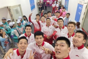 胡明轩：每一分拼下来的努力都值得? 这块金牌属于我们所有人