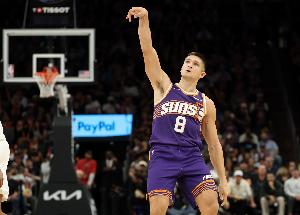 高效表现！阿伦半场6中5拿到12分1板2助1断