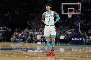 效率一般般！拉梅洛·鲍尔19投6中&三分7中1 砍下20+5+8
