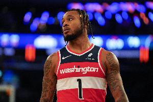 时间不多&效率挺高！惠特摩尔出战17分钟 9投5中砍下11分