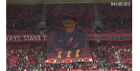 里程碑！海港球迷打出颜骏凌500场的巨型TIFO
