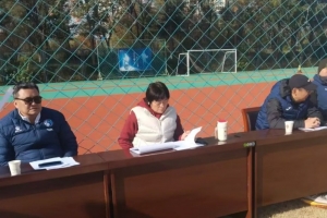 盐城足球队球员选拔测试活动开启,水庆霞等专家现场考核