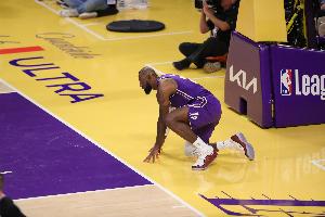 快19年了!上次詹姆斯得分不上双:KD还没进NBA 弗拉格仅15天大