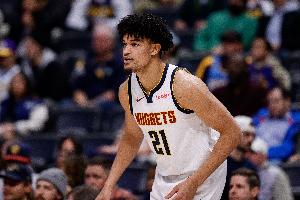 尽力了！斯潘塞·琼斯15中11空砍生涯新高28分 三分6中4