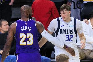 状元风采!弗拉格3次打破詹姆斯创造的NBA历史最年轻纪录