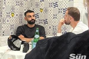 讨教沙特经验?太阳报:萨拉赫与亨德森聚餐,后者回答了许多问题