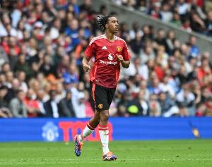 太阳报:约罗在一位癌症患者的筹款页面捐款,并留言祝福