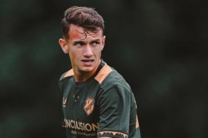 小斯内德代表乌德勒支青年队出战荷乙，上演职业生涯首秀