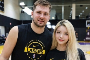 美女球迷表白东契奇：我下辈子非你不嫁 就这么约定好了?