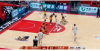 稳定输出！张镇麟半场5中3拿到8分2助1帽
