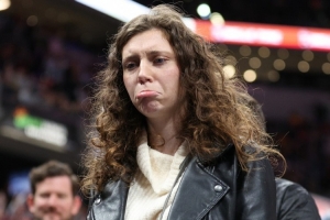 美记：NBA向各队推行更严格球迷准则 涉赌等负面言论将受严惩