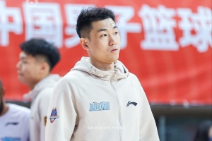 媒体人:高诗岩最后的传球是无奈之选 但这空篮不进着实有点扎眼