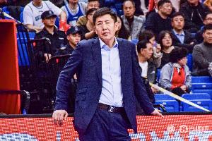 丁伟：跟上海的比赛我们准备了3天 球队对洛夫顿的低位夹击很成功