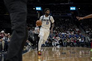 可圈可点！马绍尔半场6中4拿到9分3板2助 正负值+8
