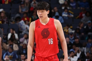 在杨瀚森本月出战的所有比赛中 无论输赢其正负值均为正值!