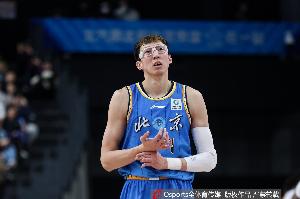 媒体人:周琦的消耗太大了 范子铭好不容易打出信心又被DNP