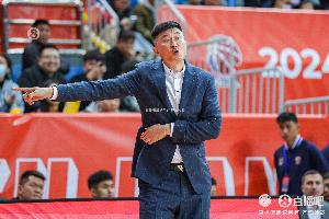 媒体人:北京似是故意放萨姆纳持球打&广东应变慢了 北京暂时无解