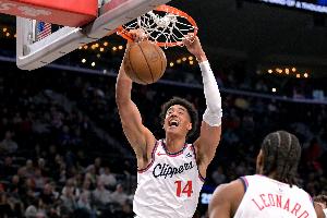 感谢你阿祖!哈登:尼德豪泽被扔进了火坑 而他回应得非常出色!
