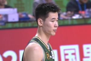 主攻手！郭昊文半场13中4拿到最高14分 罚球5中5
