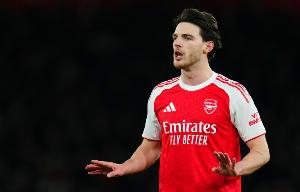 阿森纳跟队：赖斯随队出征伯恩茅斯，今天照常参加赛前散步活动