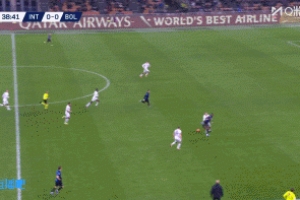 国米1-0领先！图拉姆脚后跟妙传，劳塔罗助攻泽林斯基劲射破门