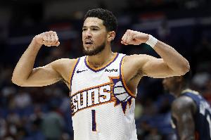 可喜可贺！布克NBA生涯总得分17301分 正式进入历史前100
