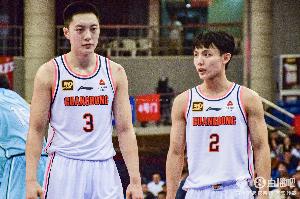 双核齐失准！胡明轩&徐杰合计14中4 仅得到12分8篮板5助攻