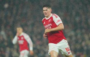 电讯报:约克雷斯无球跑动能力不足 梅里诺客串中锋时很成功