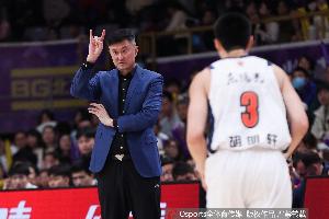 记者：辽宁进攻天赋太一般 篮板也没优势 让广东轻松打出转换进攻