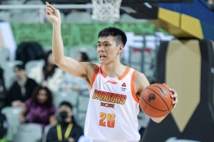 媒体人:上一个像庞峥麟这么会运球的国内球员 或许是郭艾伦?