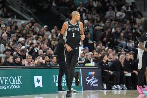 追梦：文班不会成为NBA门面 这和最佳球员是两码事 非美国人不行