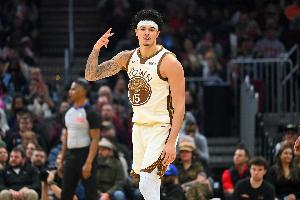 够争气！桑托斯也中三分球打停猛龙 勇士替补已经11分
