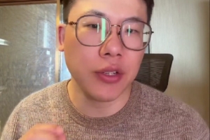 解说：瀚森的防守表现是否高效将决定他的登场时间 慢慢提升吧