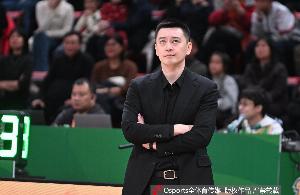 媒体人:杨鸣已经正式离任辽宁男篮主教练一职 乌戈将接替他上任