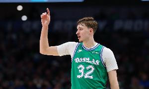 继续收割纪录！弗拉格连续两场砍30分两双 NBA历史最年轻